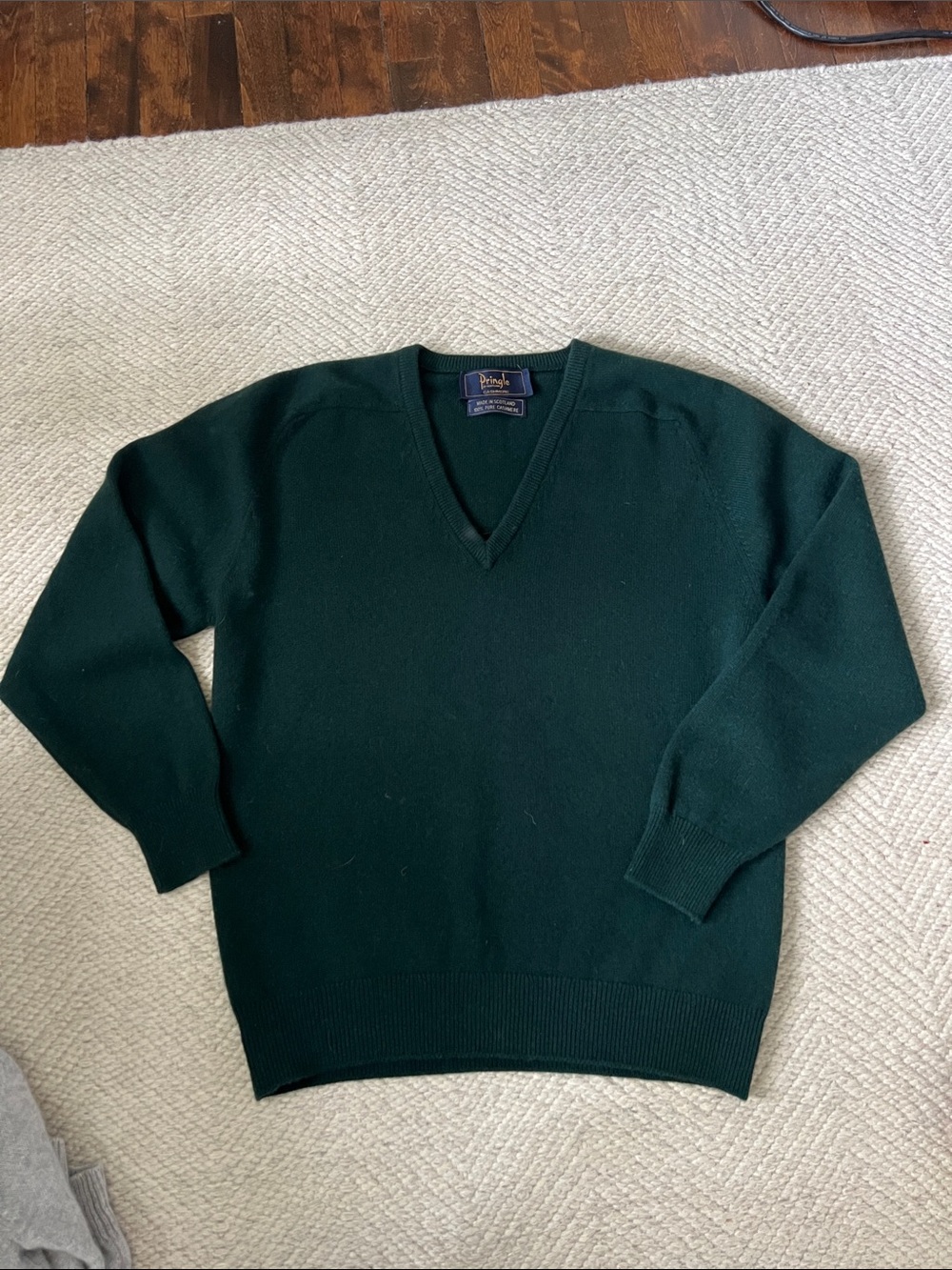 Vintage Pringle of Scotland 100% cashmere sweater